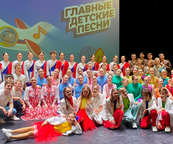 «Непоседы» исполнили Главные детские песни в Нижнем Новгороде